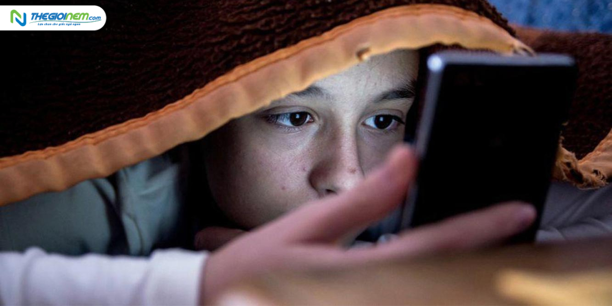 Giảm thời gian sử dụng điện thoại giúp trẻ vị thành niên có được giấc ngủ ngon