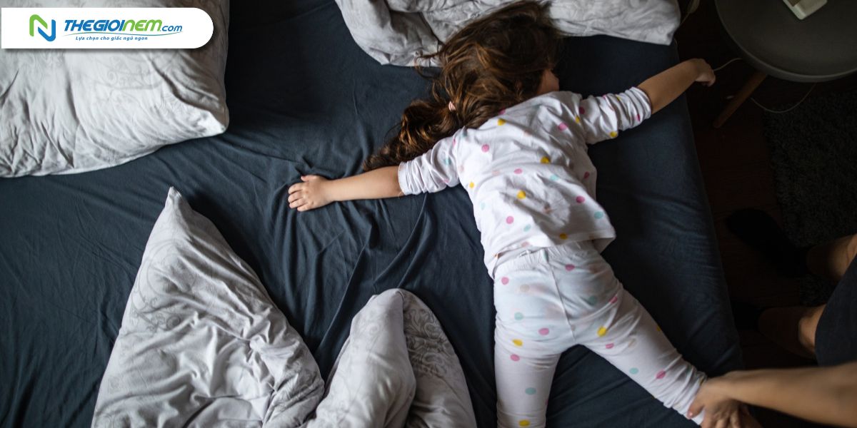 Trẻ khó ngủ: Nguyên nhân và cách khắc phục 