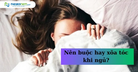 Nên buộc hay xõa tóc khi ngủ?