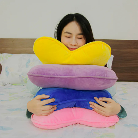 Gối trang trí hình trái tim